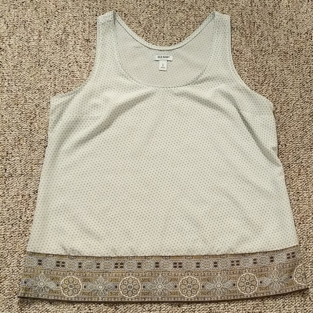 Sleeveless dress shirt